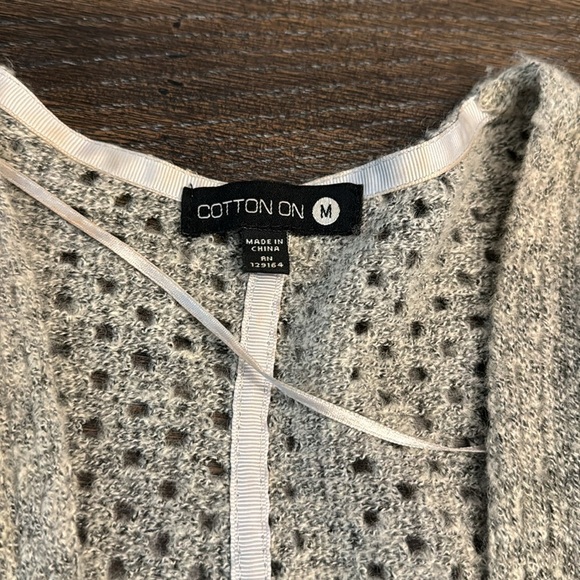 🟠 COTTON ON GRAY CARDIGAN SIZE MEDIUM - Picture 4 of 5